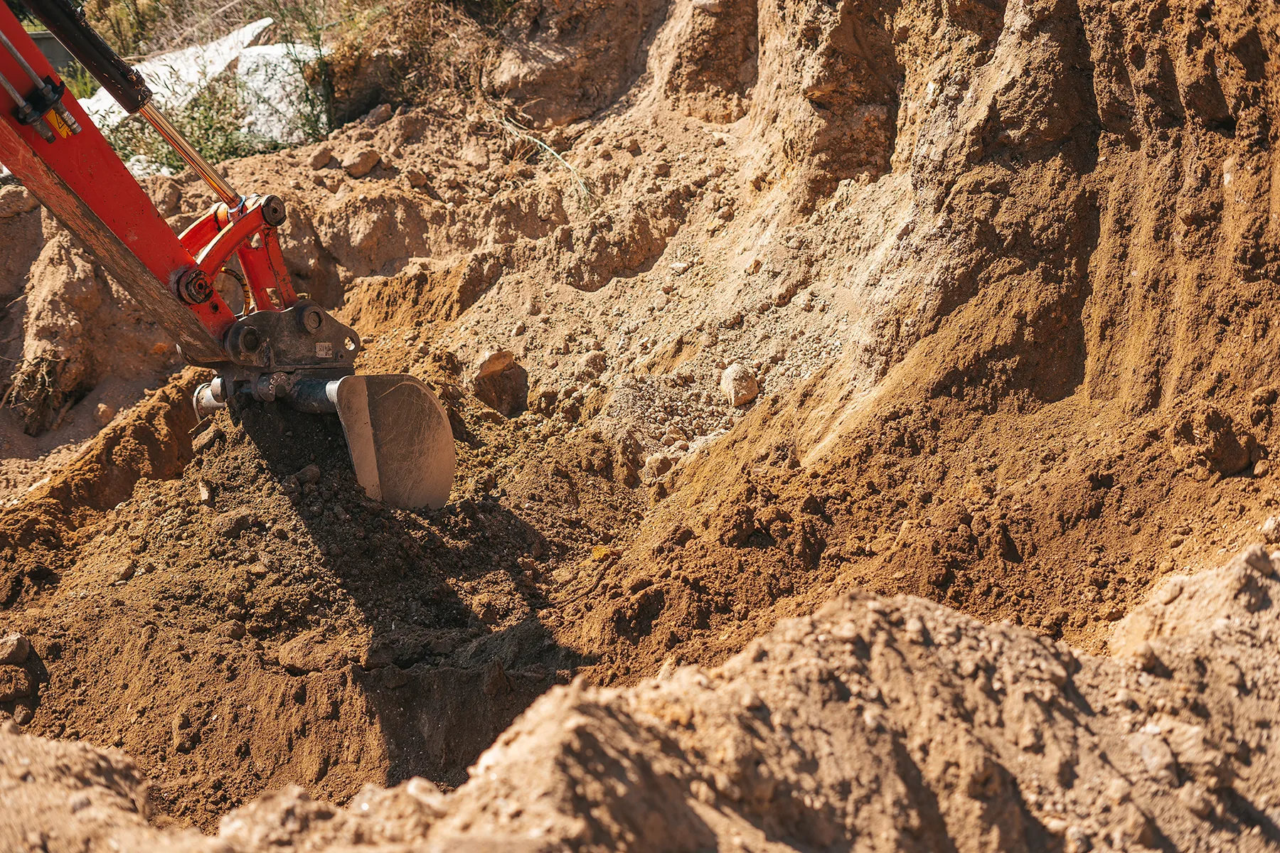 Dynamic Compaction for Clay vs Sand: Techniques Explained